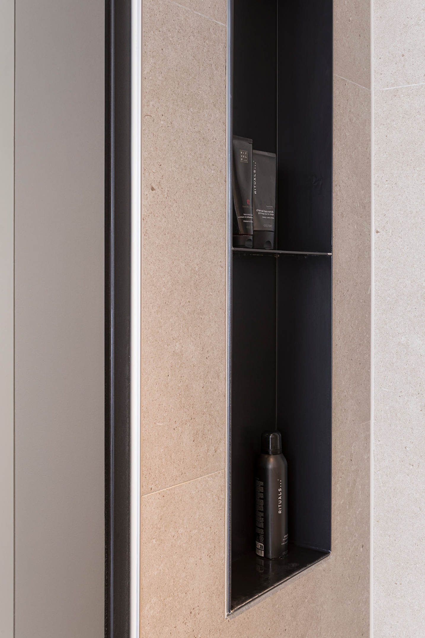 details douche en maatwerk luxe Limburg en België  - SFAR Interieur & Architecten