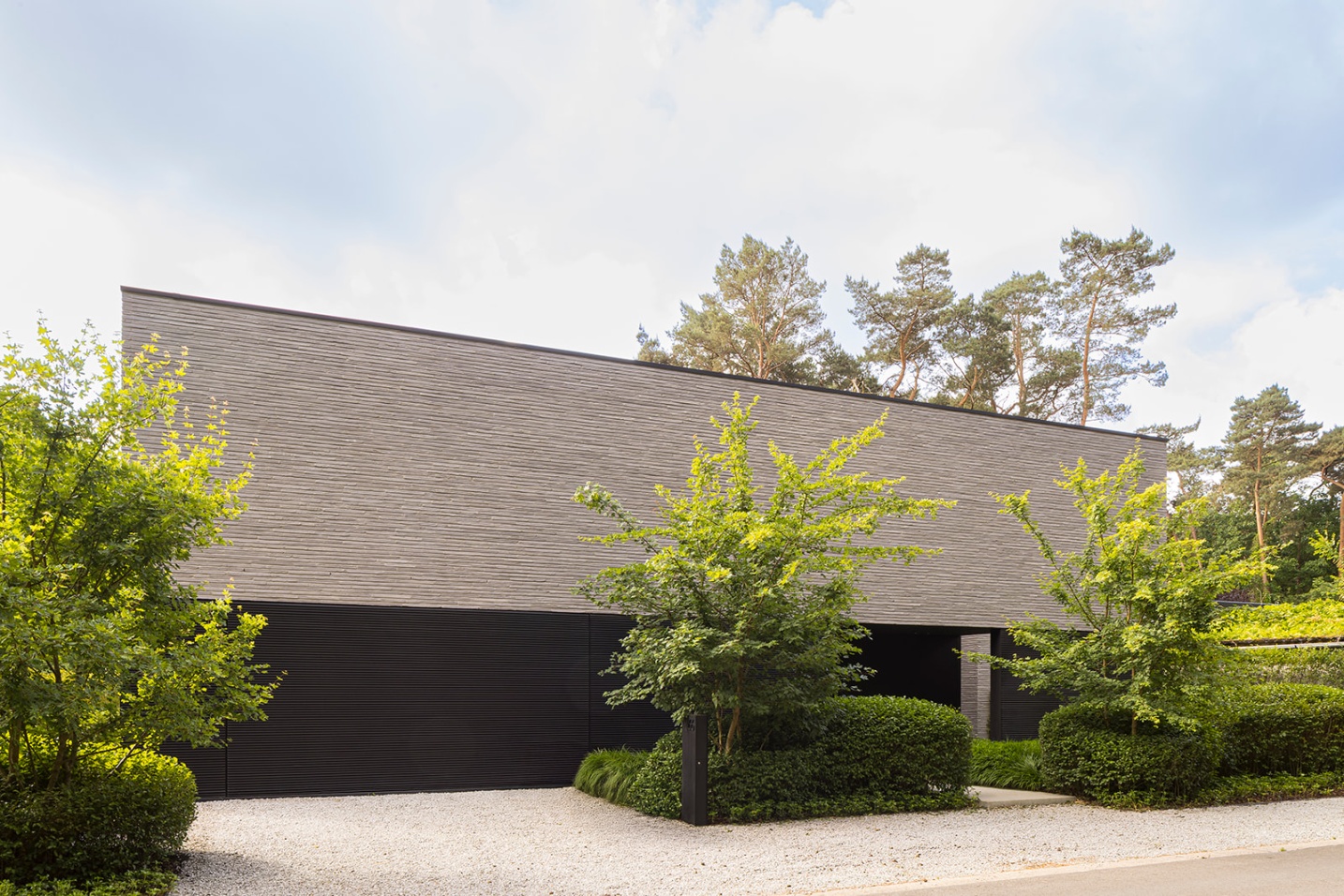 Moderne nieuwbouwwoning in Genk met tijdloze architectuur en natuurlijke materialen – SFAR interieur & architecten Limburg