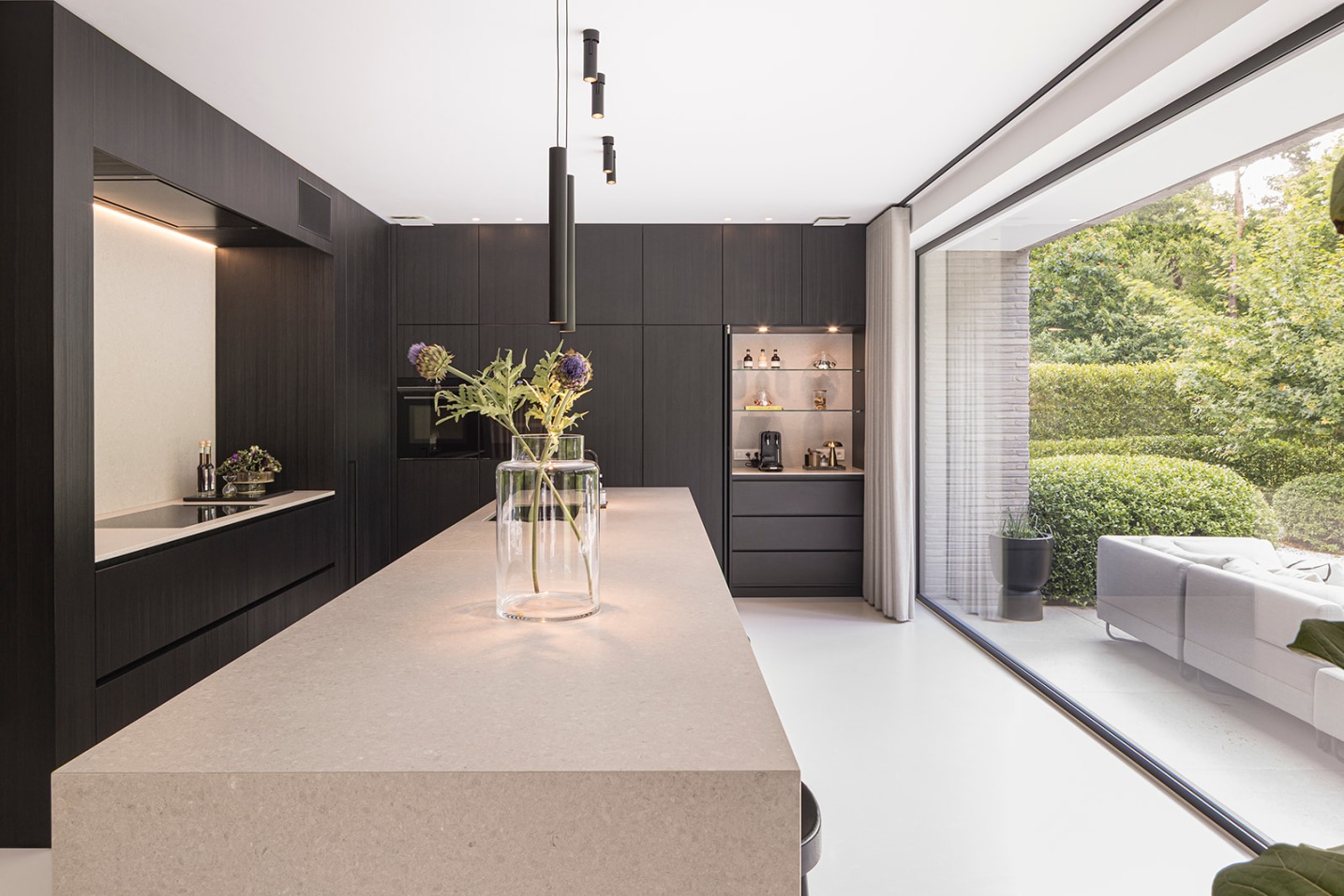 Open keuken met focus op functionaliteit en esthetiek – SFAR interieur & architecten Limburg