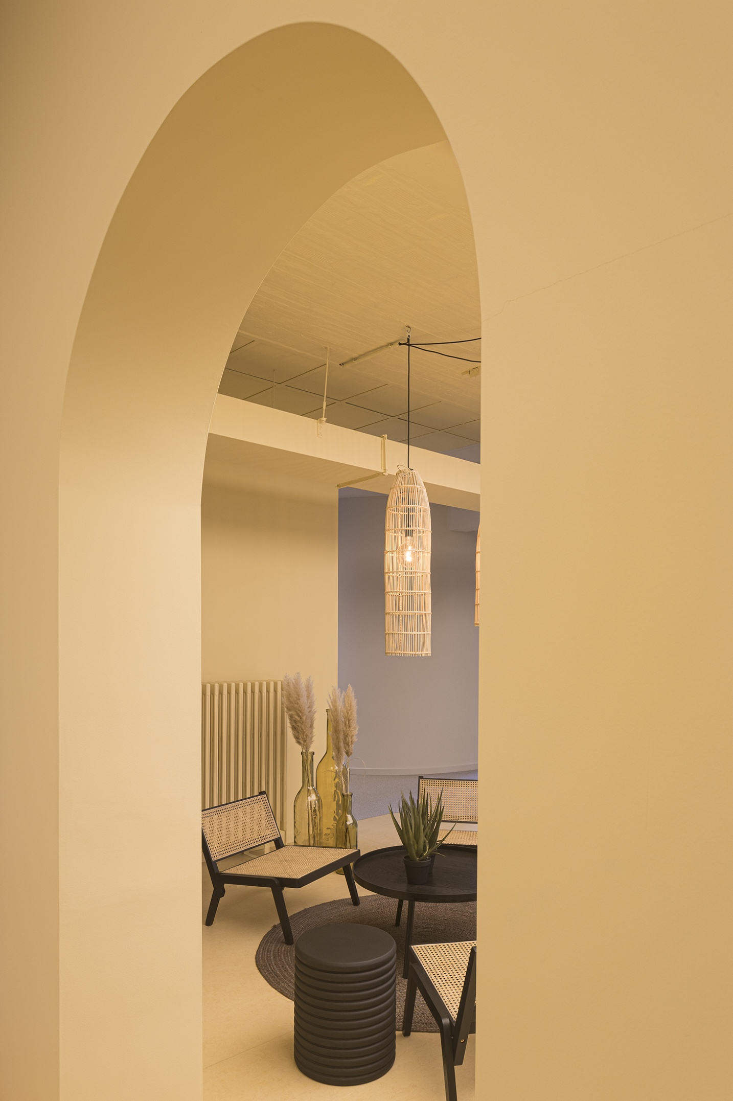 gebogen gele detail, verfijnd ontwerp  - SFAR interieur & architecten Hasselt