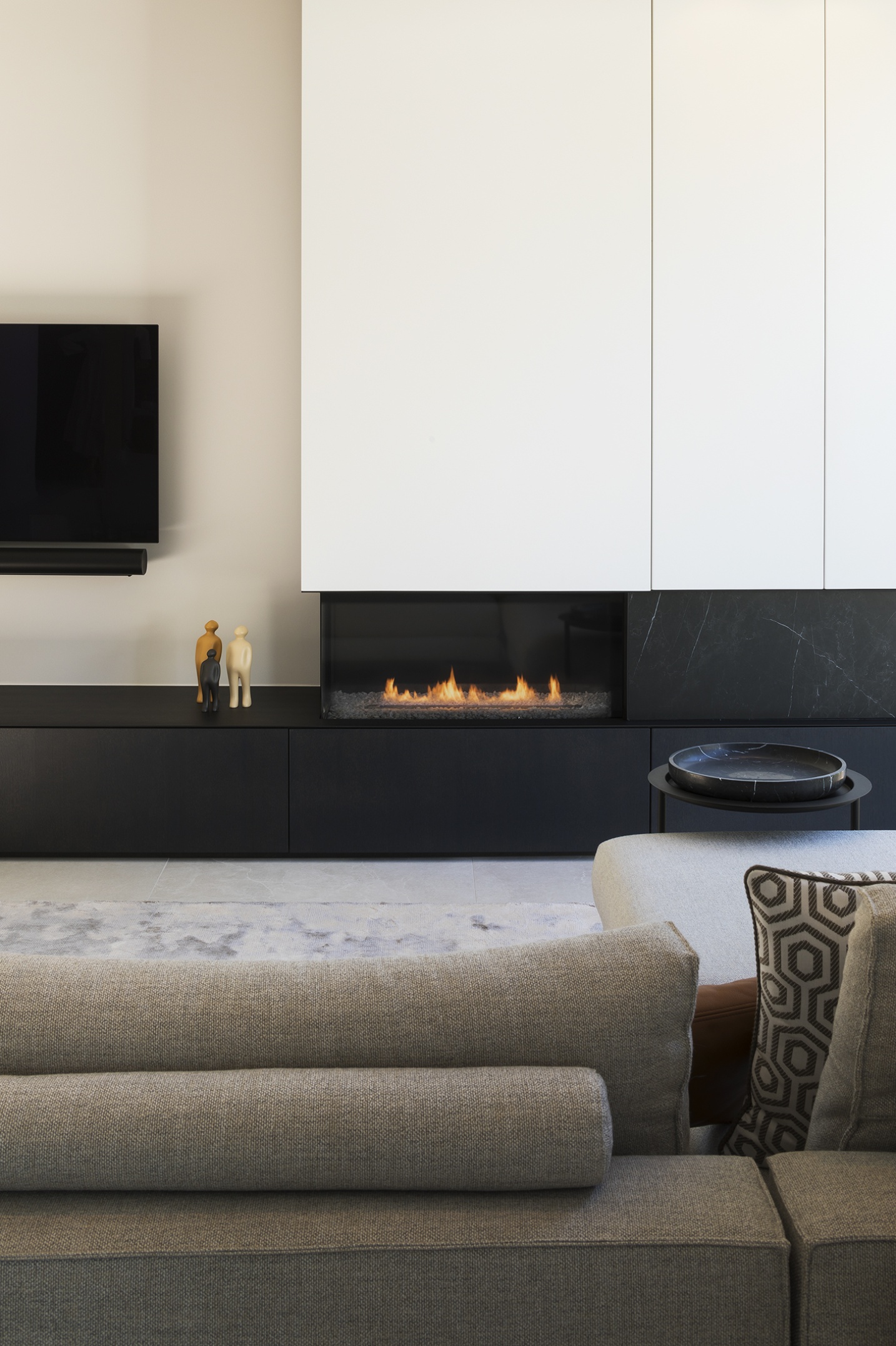 Stijlvol interieur met maatwerk en verfijnde afwerking – SFAR interieur & architecten Limburg