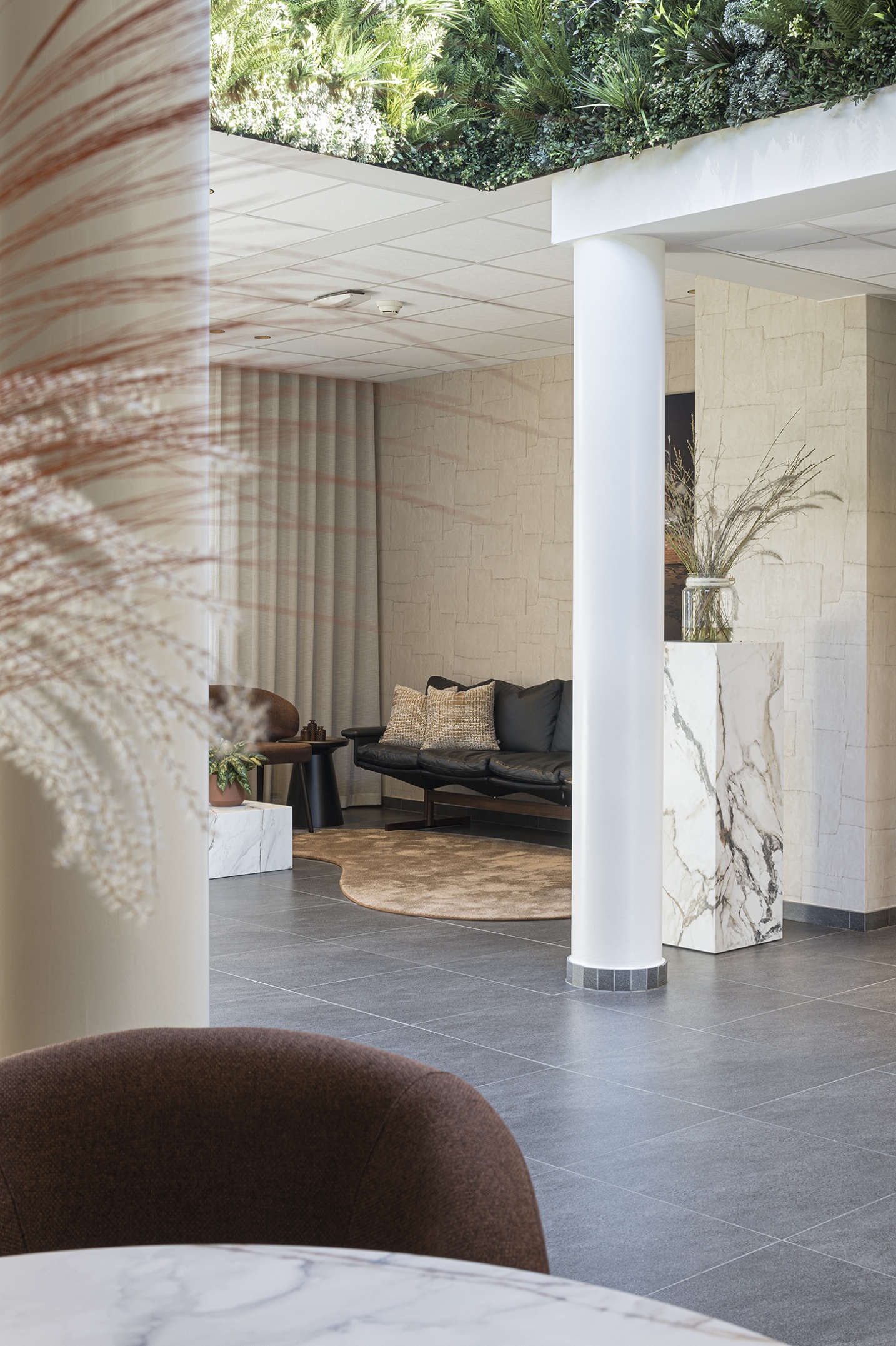 Unieke inkomruimte high-end miswand decoratie nieuw   -  SFAR Interieur & Architecten Hasselt