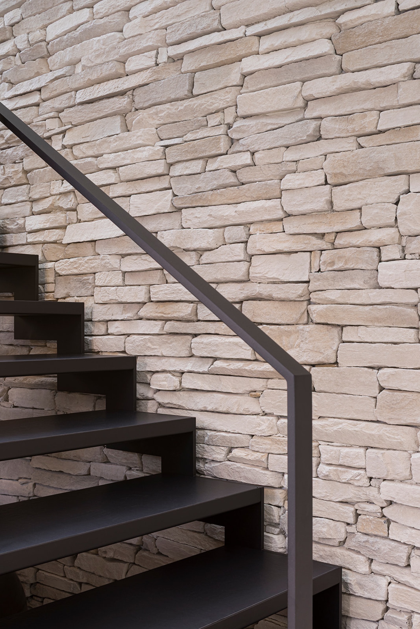 architect stalen trap details architectuur steenstrips  - SFAR Interieur & Architecten