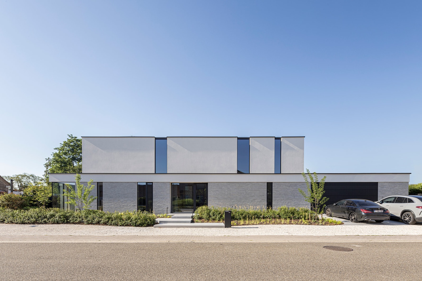 luxe nieuwbouwwoning House GS eigentijdse architectuur — SFAR architect Hasselt