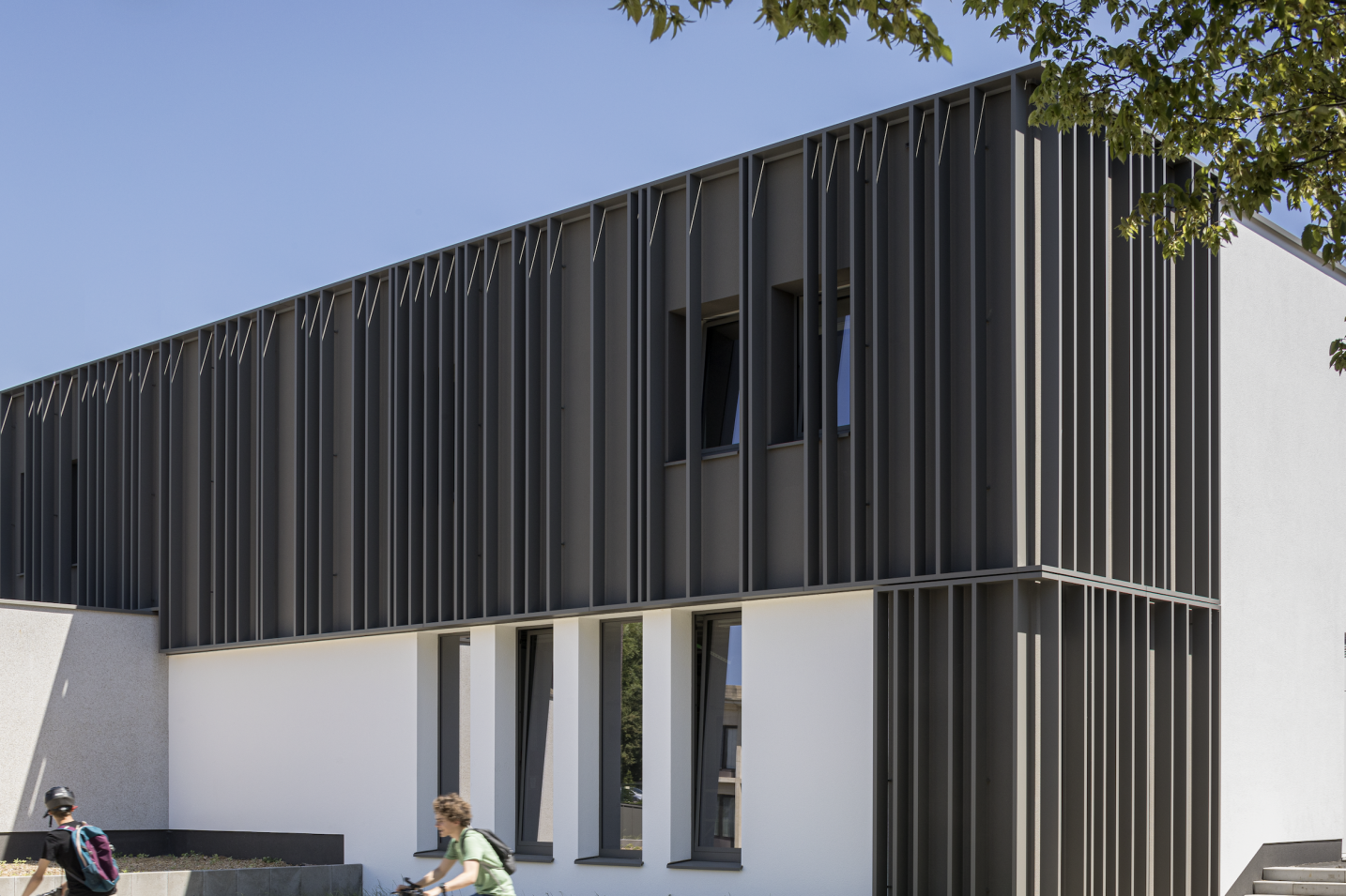gevel details architect aluminium materiaal schrijnwerk luxe - SFAR Interieur & Architecten Hasselt