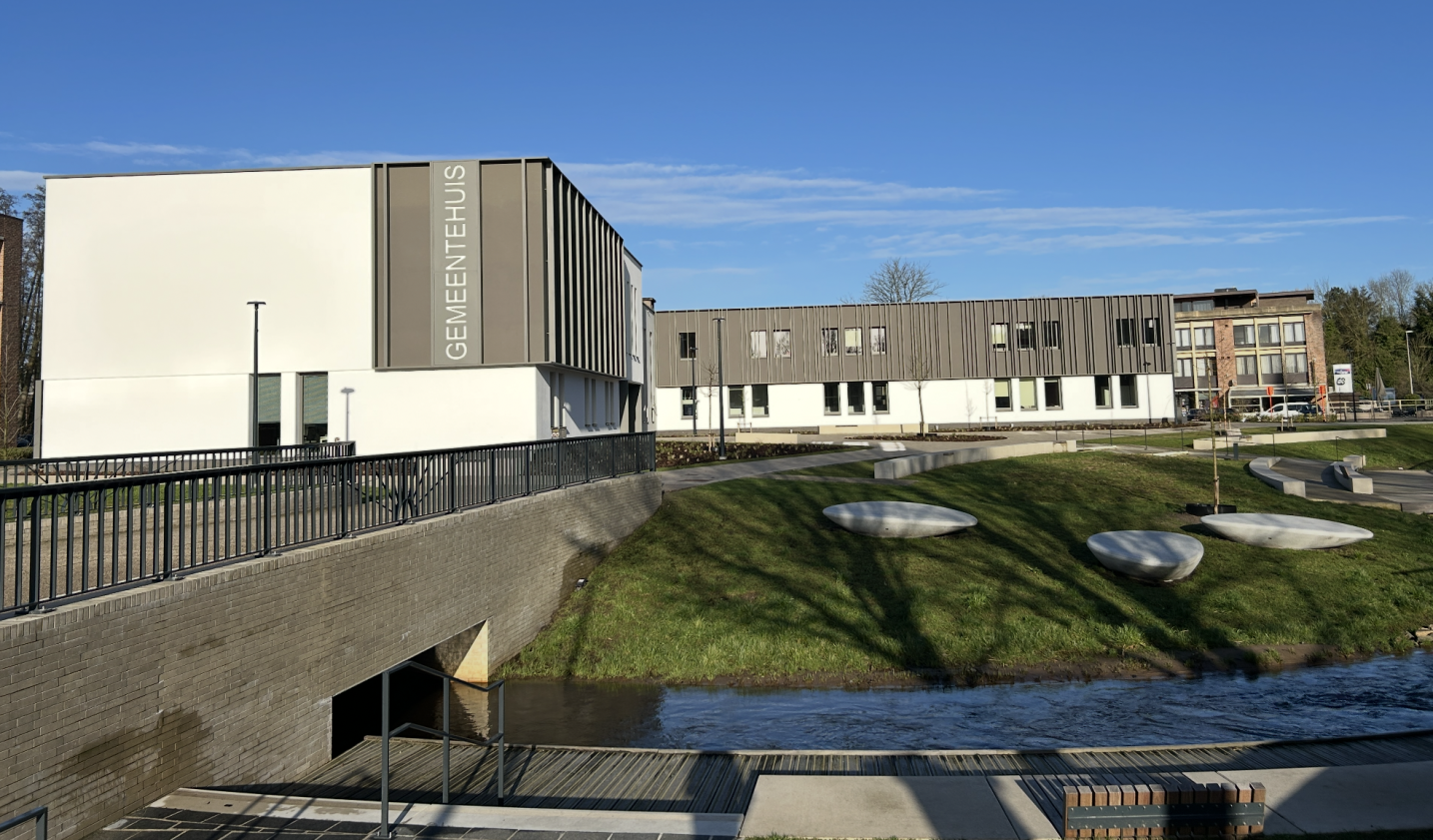 ontwerp gemeentehuis hedendaags tijdloos sfeer architect limburg - SFAR Interieur & Architecten