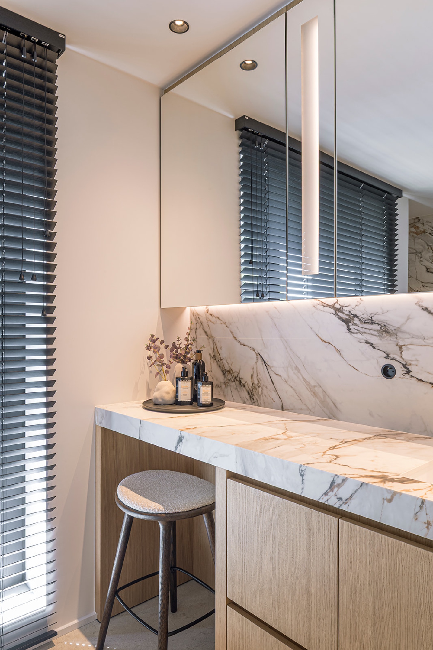 Luxe make-up hoek kruk spiegel ontwerp verlichting ontwerp design - SFAR Interieur & architectuur