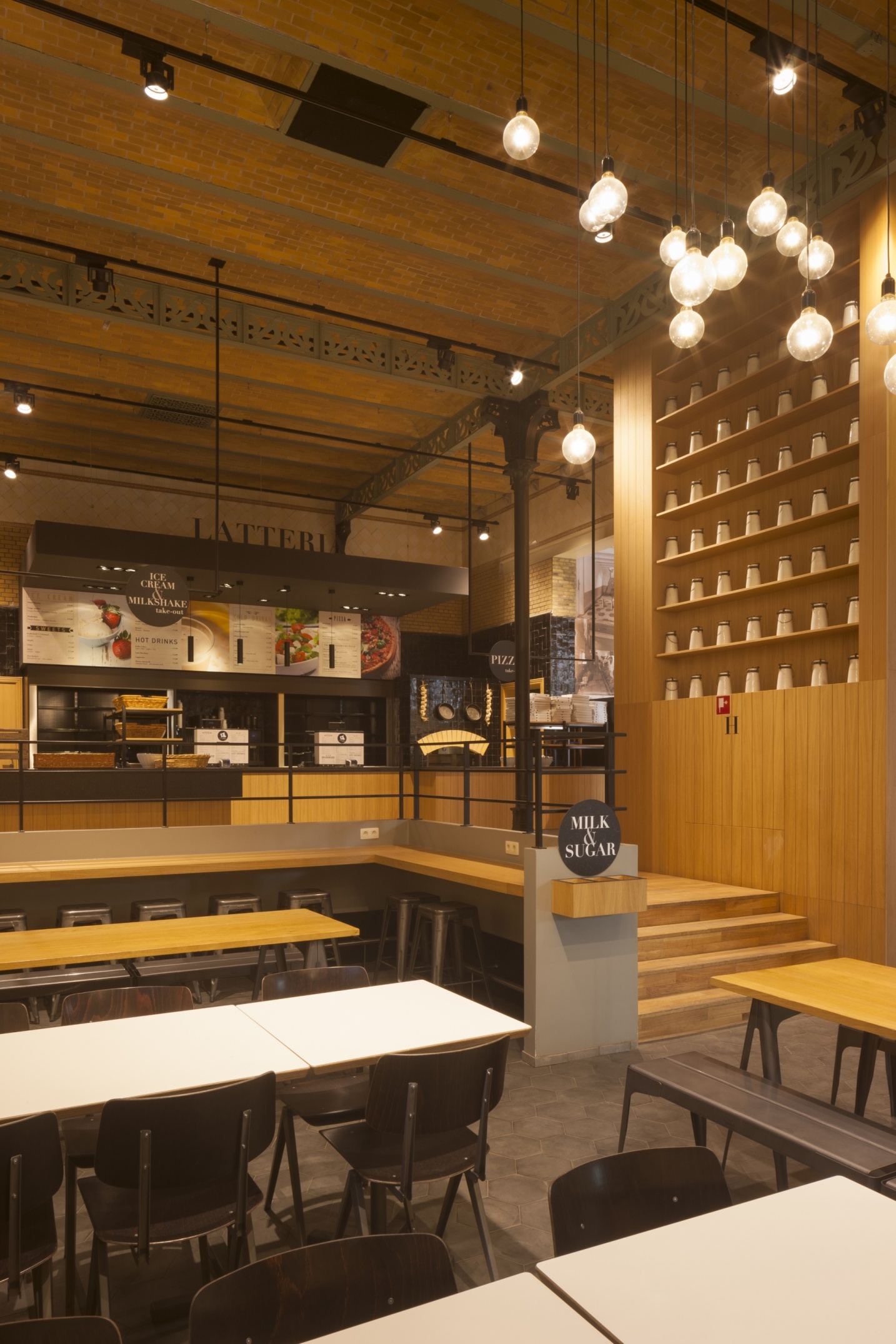 Restaurant of café in erfgoedgebouw met authentieke elementen  - SFAR interieur & architecten