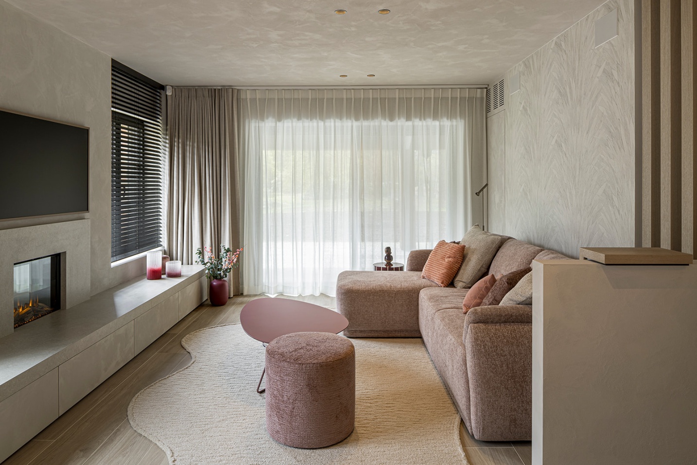 kalkverf interieur luxe leefruimte open gevoel maatwerk sfeer SFAR architecten architectuur