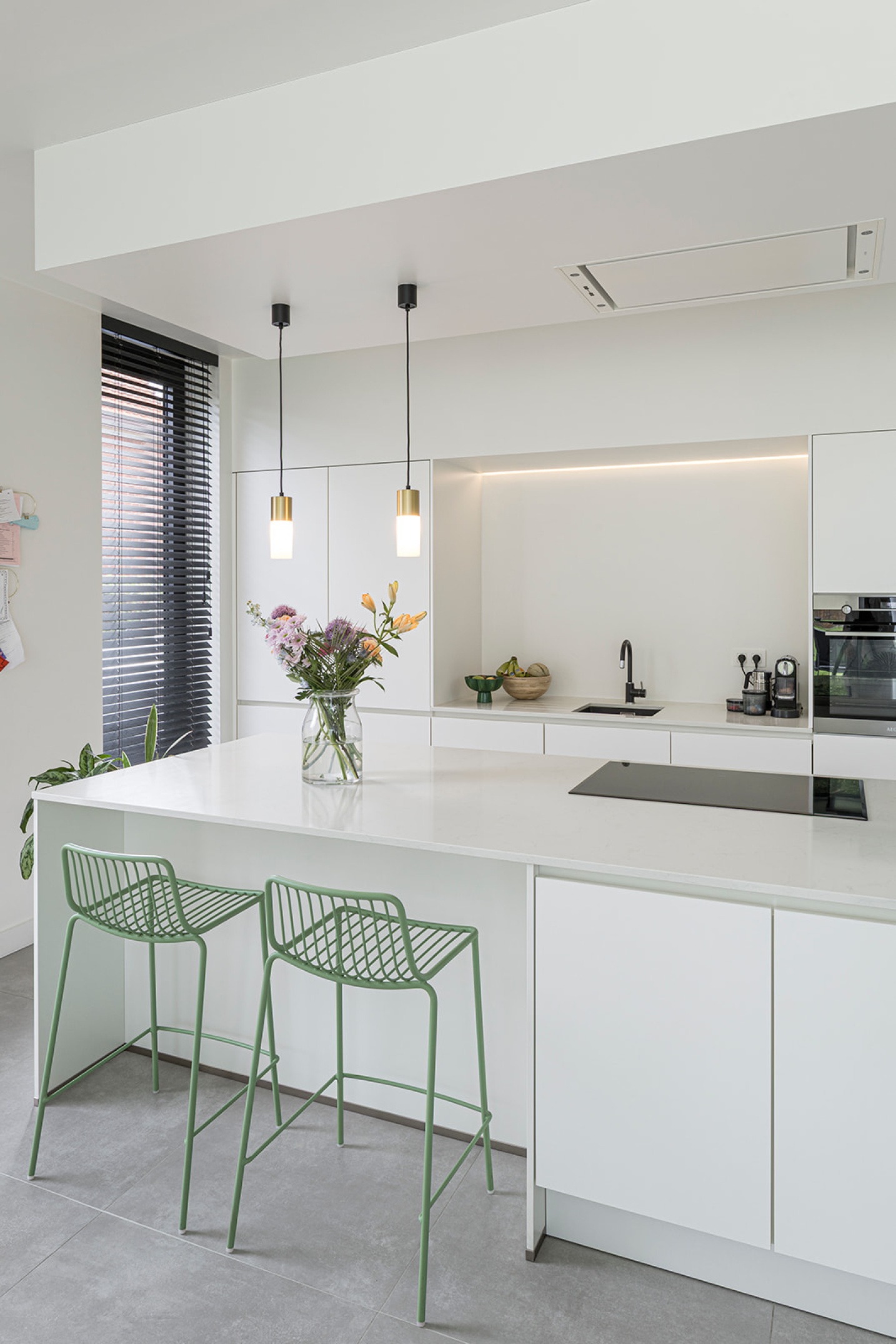 gezellige keuken ontwerp modern luxe tijdloos sfeer keukeneiland maatwerk ontwerp