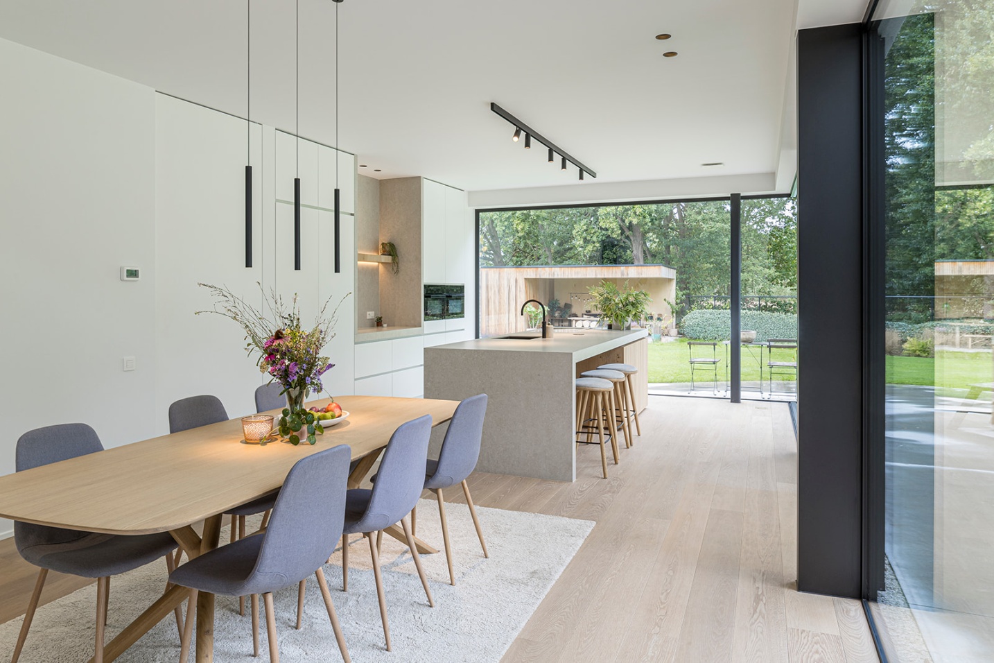 villa met grote leefruimte en open interieur – SFAR interieur & architecten Hasselt