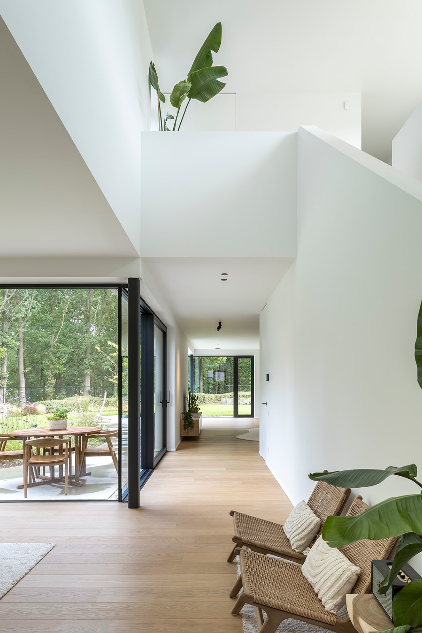 open vide met warm karakter en open feeling moderne architectuur en interieurarchitectuur star Hasselt