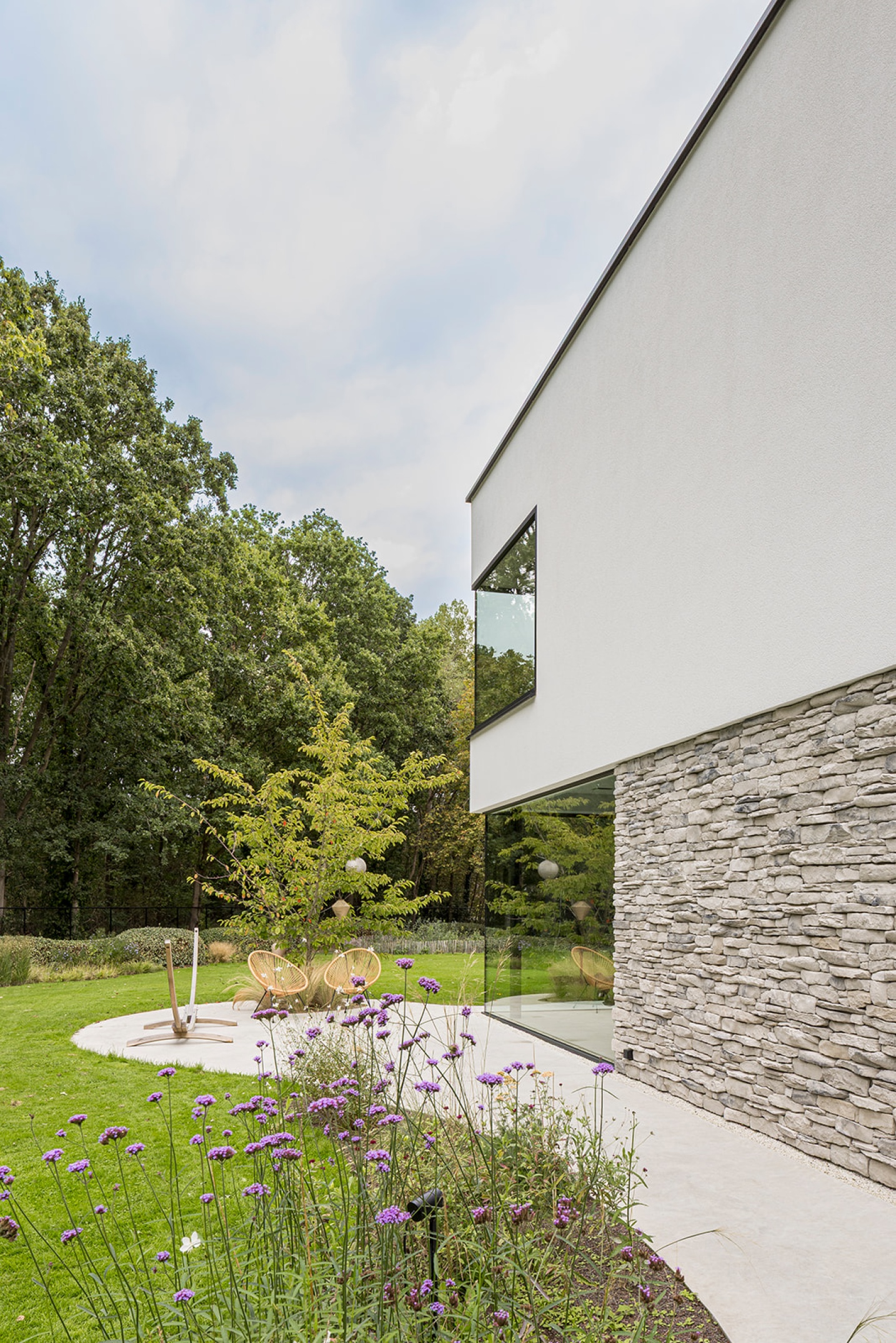 moderne woning beeld architectuur exterieur tuinontwerp moderen woning tijdloos ontwerp sfar 