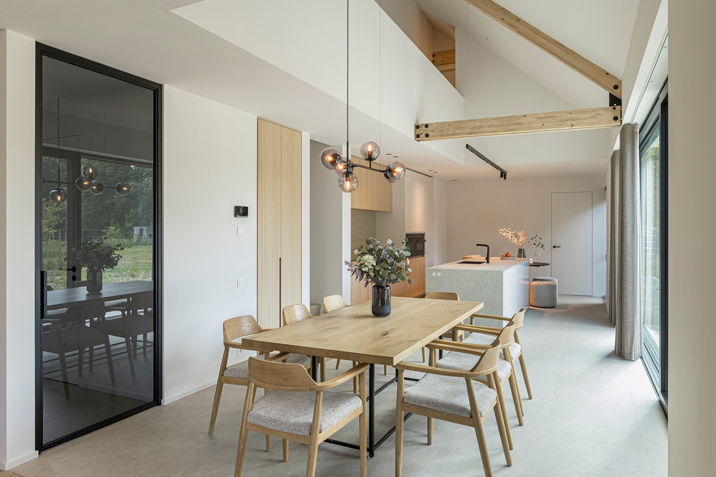 interieur open ruimte vide eetkamer luxe ontwerp sfeervolle architectuur modern zonhoven verbouwing