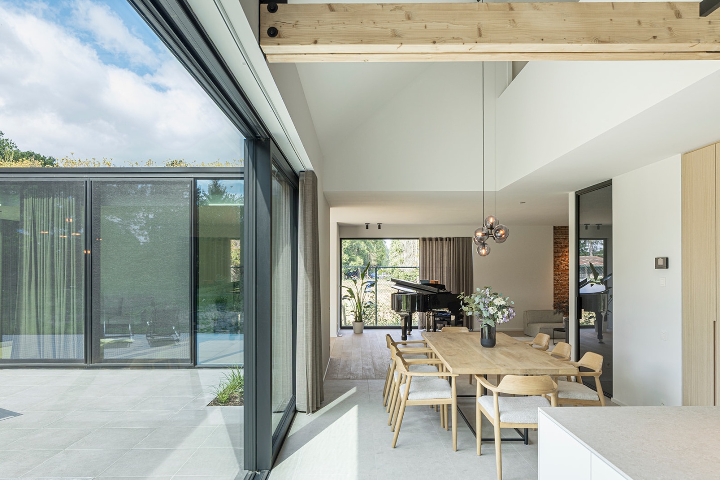 moderne leefruimte open gevoel eetkamer luxe ontwerp moderne villa