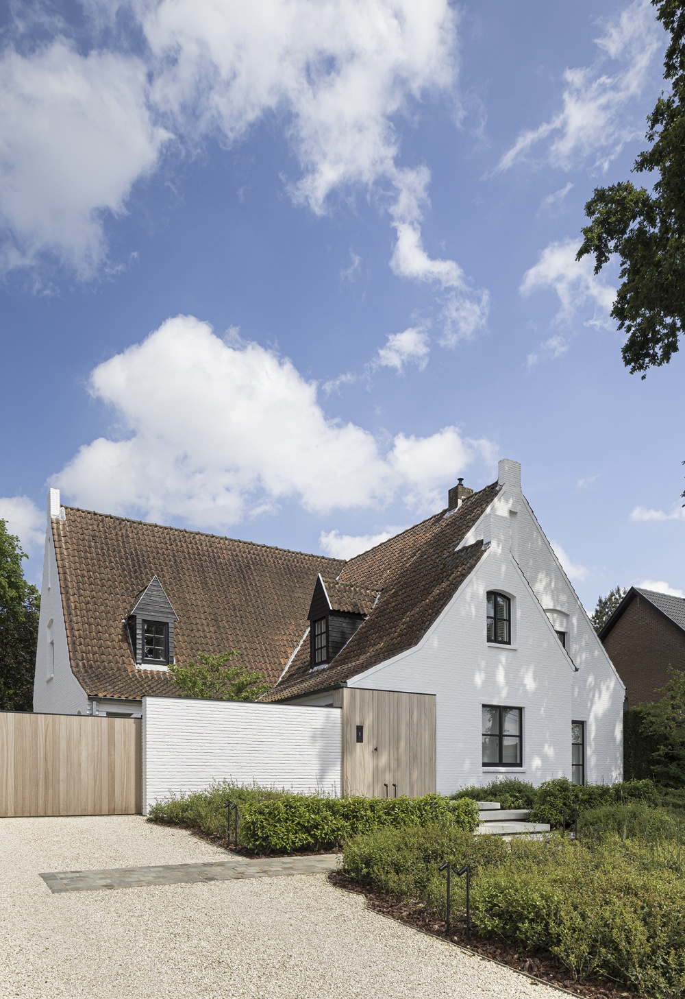voorgevel architect moderne verbouwing tijdloos landelijk architectuur beringen sfar