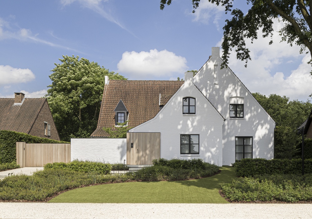 voorgevel bereingen verbouwing luxe sfeer modern interieur buiten tuinontwerp sfar hasselt